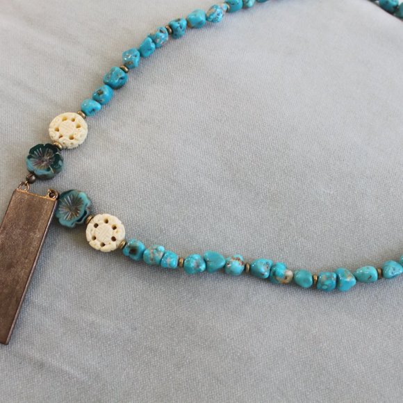 Turquoise and Carved Stone Pendant Necklance - Picture 5 of 5